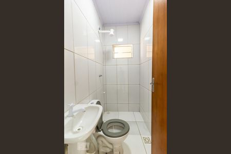 Banheiro de casa para alugar com 1 quarto, 28m² em Conjunto G, Brasília