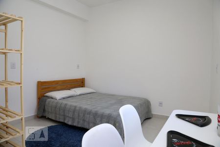 Sala/Quarto de kitnet/studio para alugar com 1 quarto, 21m² em Jardim Monte Kemel, São Paulo