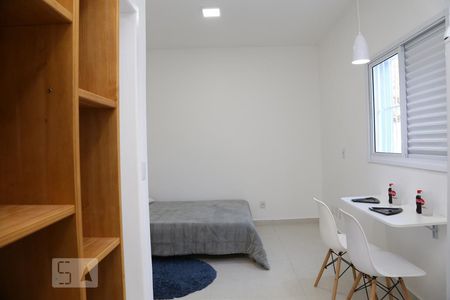 Sala/Quarto de kitnet/studio para alugar com 1 quarto, 21m² em Jardim Monte Kemel, São Paulo