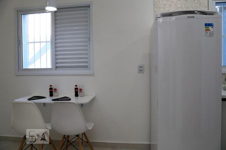 Cozinha de kitnet/studio para alugar com 1 quarto, 21m² em Jardim Monte Kemel, São Paulo