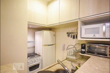 Cozinha de apartamento à venda com 1 quarto, 30m² em Vila Suzana, São Paulo