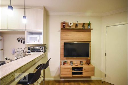 Sala de tv de apartamento à venda com 1 quarto, 30m² em Vila Suzana, São Paulo