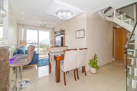 Sala 1 de apartamento para alugar com 3 quartos, 138m² em Taquara, Rio de Janeiro