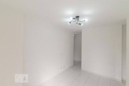 Sala de apartamento para alugar com 2 quartos, 58m² em Barra da Tijuca, Rio de Janeiro