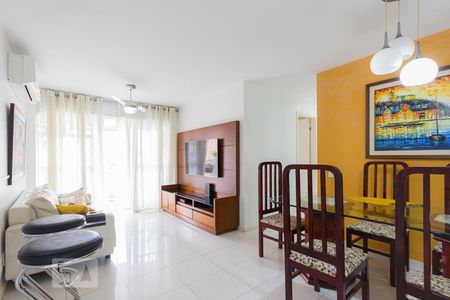 Sala de apartamento para alugar com 3 quartos, 76m² em Pechincha, Rio de Janeiro