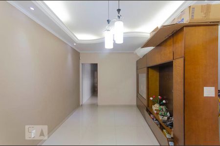 Sala de casa à venda com 2 quartos, 180m² em Jardim Limoeiro, São Paulo