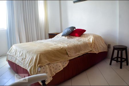 Quarto 1 com banheiro de apartamento para alugar com 4 quartos, 200m² em Canela, Salvador