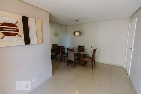 Apartamento para alugar com 62m², 2 quartos e 1 vagaSala