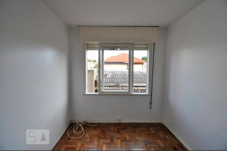 Quarto de apartamento para alugar com 2 quartos, 80m² em Medianeira, Porto Alegre