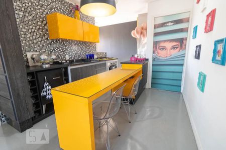 Cozinha de apartamento à venda com 2 quartos, 60m² em Vila Homero Thon, Santo André