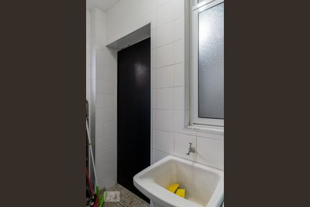 Casa de condomínio à venda com 165m², 3 quartos e 2 vagas Casa de condomínio à venda com 165m², 3 quartos e 2 vagasLavanderia