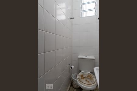 Casa de condomínio à venda com 165m², 3 quartos e 2 vagas Casa de condomínio à venda com 165m², 3 quartos e 2 vagasBanheiro de Serviço