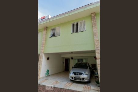 Casa de condomínio à venda com 165m², 3 quartos e 2 vagas Casa de condomínio à venda com 165m², 3 quartos e 2 vagasFachada