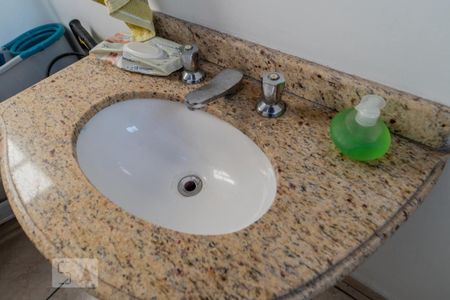 Casa de condomínio à venda com 165m², 3 quartos e 2 vagas Casa de condomínio à venda com 165m², 3 quartos e 2 vagasLavabo