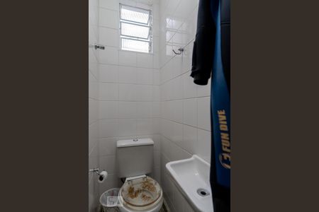 Casa de condomínio à venda com 165m², 3 quartos e 2 vagas Casa de condomínio à venda com 165m², 3 quartos e 2 vagasBanheiro de Serviço