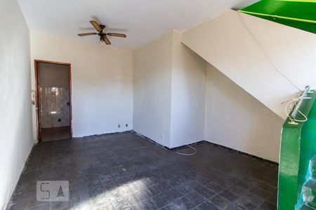 Sala de casa de condomínio à venda com 2 quartos, 60m² em Cachoeirinha, Belo Horizonte