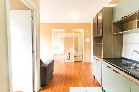 Sala/Cozinha de apartamento para alugar com 2 quartos, 38m² em Vila Taquari, São Paulo