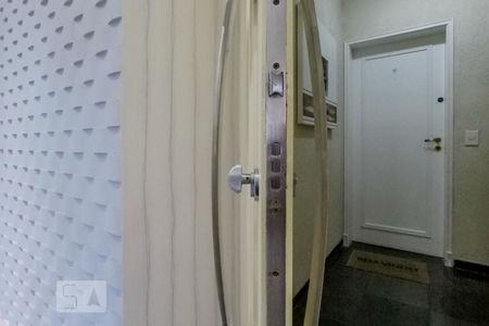 Apartamento à venda com 130m², 3 quartos e 2 vagasPorta blindada