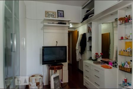 Apartamento à venda com 201m², 3 quartos e 2 vagas Apartamento à venda com 201m², 3 quartos e 2 vagasQuarto Suíte 2