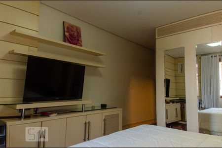 Apartamento à venda com 201m², 3 quartos e 2 vagas Apartamento à venda com 201m², 3 quartos e 2 vagasQuarto Suíte 1