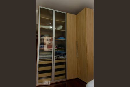 Apartamento à venda com 201m², 3 quartos e 2 vagas Apartamento à venda com 201m², 3 quartos e 2 vagasQuarto Suíte 3