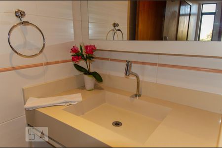 Apartamento à venda com 201m², 3 quartos e 2 vagas Apartamento à venda com 201m², 3 quartos e 2 vagasLavabo