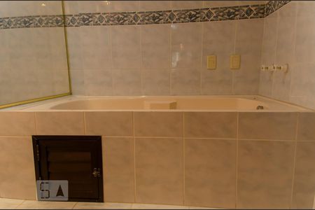 Apartamento à venda com 201m², 3 quartos e 2 vagas Apartamento à venda com 201m², 3 quartos e 2 vagasBanheiro da Suíte 1