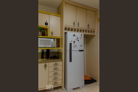 Apartamento à venda com 201m², 3 quartos e 2 vagas Apartamento à venda com 201m², 3 quartos e 2 vagasCozinha - Armários