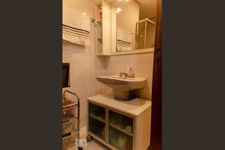 Apartamento à venda com 201m², 3 quartos e 2 vagas Apartamento à venda com 201m², 3 quartos e 2 vagasBanheiro da Suíte 2