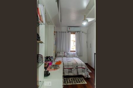 Apartamento à venda com 201m², 3 quartos e 2 vagas Apartamento à venda com 201m², 3 quartos e 2 vagasQuarto Suíte 2