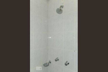 Apartamento à venda com 201m², 3 quartos e 2 vagas Apartamento à venda com 201m², 3 quartos e 2 vagasChuveiro