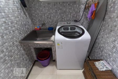 Casa à venda com 250m², 3 quartos e 3 vagas Casa à venda com 250m², 3 quartos e 3 vagasÁrea de Serviço