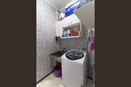 Casa à venda com 250m², 3 quartos e 3 vagas Casa à venda com 250m², 3 quartos e 3 vagasÁrea de Serviço