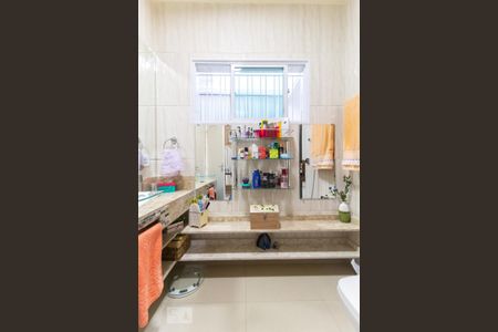 Casa à venda com 250m², 3 quartos e 3 vagas Casa à venda com 250m², 3 quartos e 3 vagasBanheiro 2