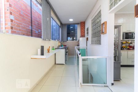 Casa à venda com 250m², 3 quartos e 3 vagas Casa à venda com 250m², 3 quartos e 3 vagasCozinha