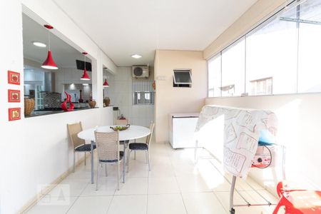 Casa à venda com 250m², 3 quartos e 3 vagas Casa à venda com 250m², 3 quartos e 3 vagasCozinha