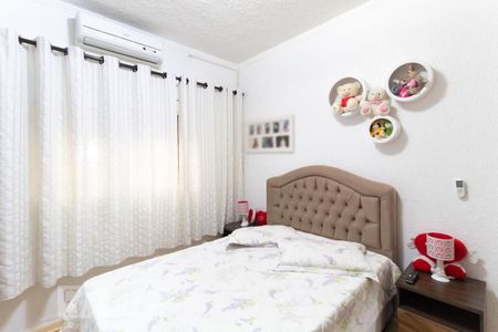 Casa à venda com 250m², 3 quartos e 3 vagas Casa à venda com 250m², 3 quartos e 3 vagasSuíte