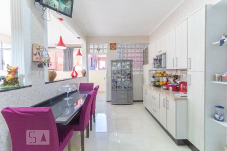 Casa à venda com 250m², 3 quartos e 3 vagas Casa à venda com 250m², 3 quartos e 3 vagasCozinha