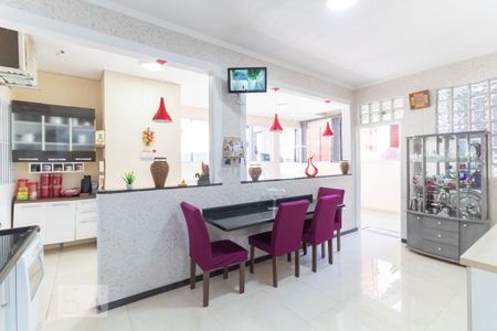 Casa à venda com 250m², 3 quartos e 3 vagas Casa à venda com 250m², 3 quartos e 3 vagasCozinha