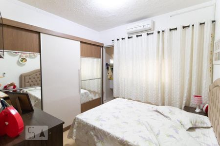 Casa à venda com 250m², 3 quartos e 3 vagas Casa à venda com 250m², 3 quartos e 3 vagasSuíte