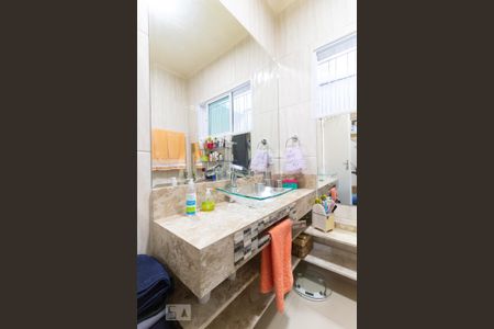 Casa à venda com 250m², 3 quartos e 3 vagas Casa à venda com 250m², 3 quartos e 3 vagasBanheiro 2