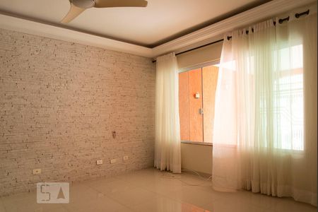 Sala de casa à venda com 5 quartos, 240m² em Vila Prudente, São Paulo