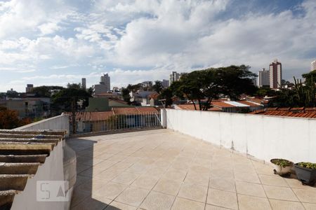 Casa à venda com 300m², 4 quartos e 2 vagas Casa à venda com 300m², 4 quartos e 2 vagasTerraço