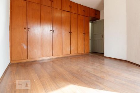 Casa à venda com 300m², 4 quartos e 2 vagas Casa à venda com 300m², 4 quartos e 2 vagasSuíte 1