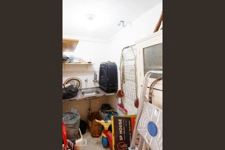 Casa à venda com 300m², 4 quartos e 2 vagas Casa à venda com 300m², 4 quartos e 2 vagasSalão