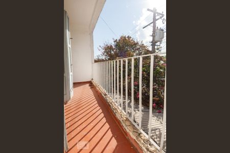 Casa à venda com 300m², 4 quartos e 2 vagas Casa à venda com 300m², 4 quartos e 2 vagasVaranda da Suíte 1