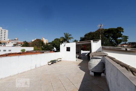 Casa à venda com 300m², 4 quartos e 2 vagas Casa à venda com 300m², 4 quartos e 2 vagasTerraço