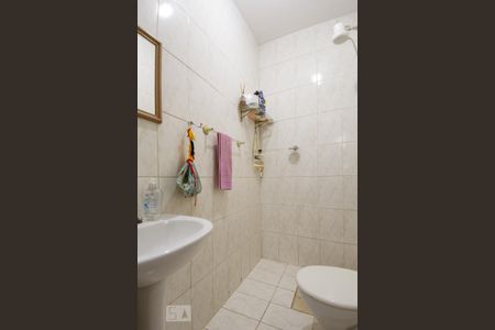 Casa à venda com 300m², 4 quartos e 2 vagas Casa à venda com 300m², 4 quartos e 2 vagasBanheiro 3