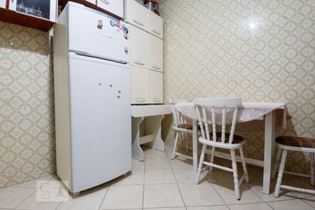 Casa à venda com 300m², 4 quartos e 2 vagas Casa à venda com 300m², 4 quartos e 2 vagasCozinha 2