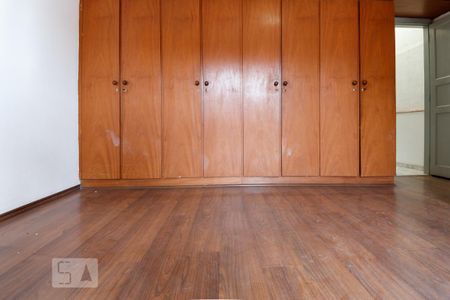 Casa à venda com 300m², 4 quartos e 2 vagas Casa à venda com 300m², 4 quartos e 2 vagasSuíte 1